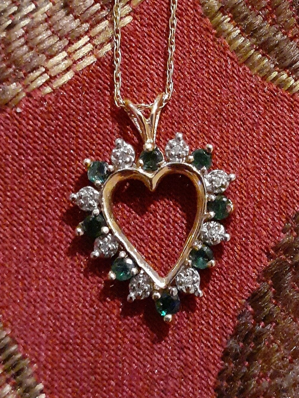 10K Yellow Gold Heart Pendant with Emeralds and Diamonds  18 Inch Chain